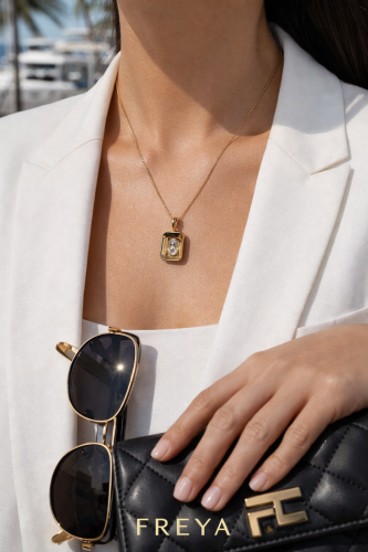 Minimalist Markiz Kesim Taşlı Kolye