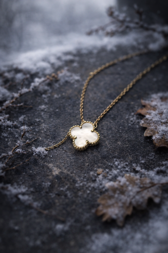 Modern Kare Çerçeveli ,Sedef Taşlı Kolye 